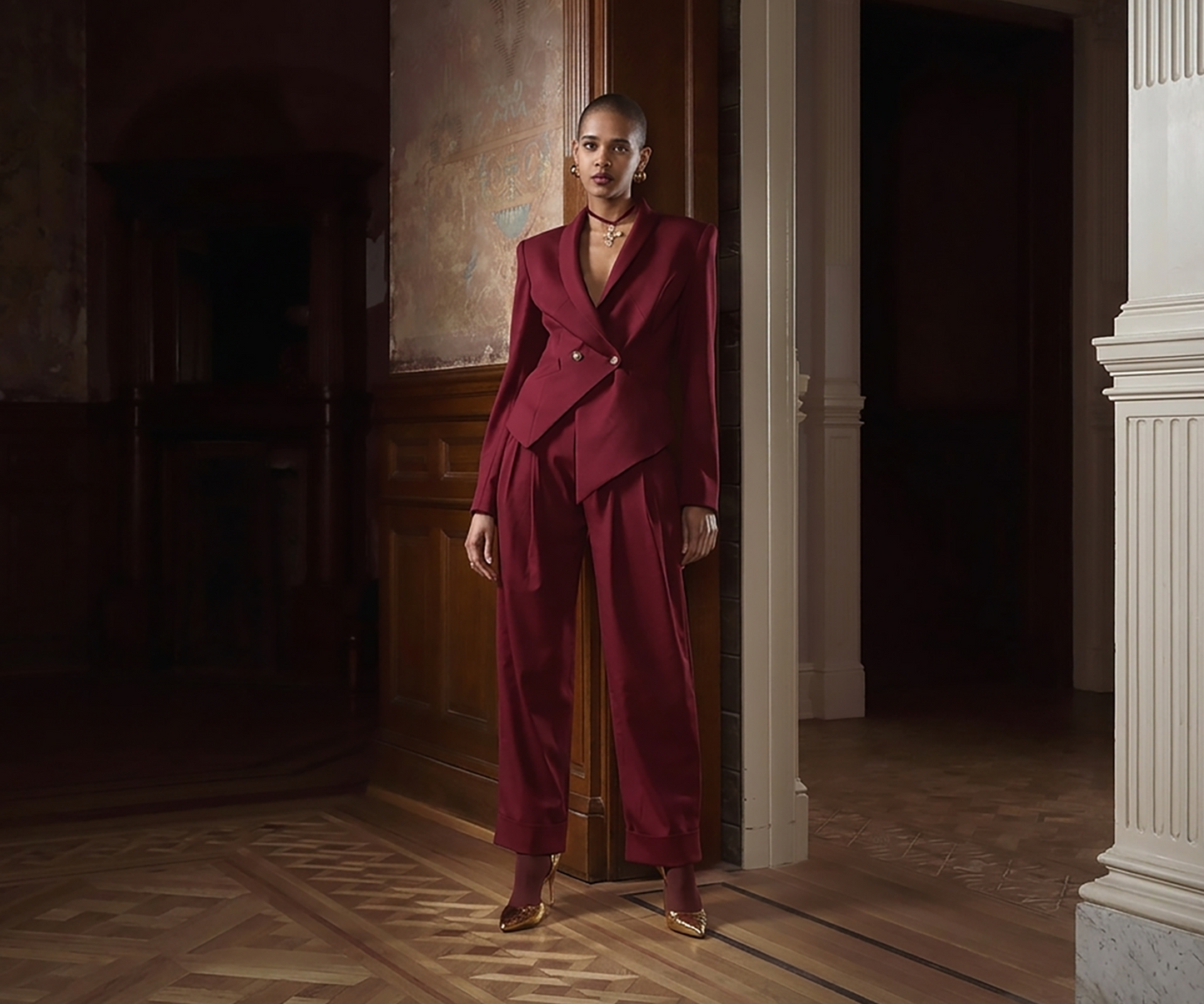 wide leg trousers, pleated trousers women, high waisted trousers, wool blend pants, tailored trousers women, menswear inspired pants, wide leg work pants, elegant black trousers, modern tailored pants, women’s suit trousers